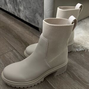 Steve Madden Cream Ankle Boots